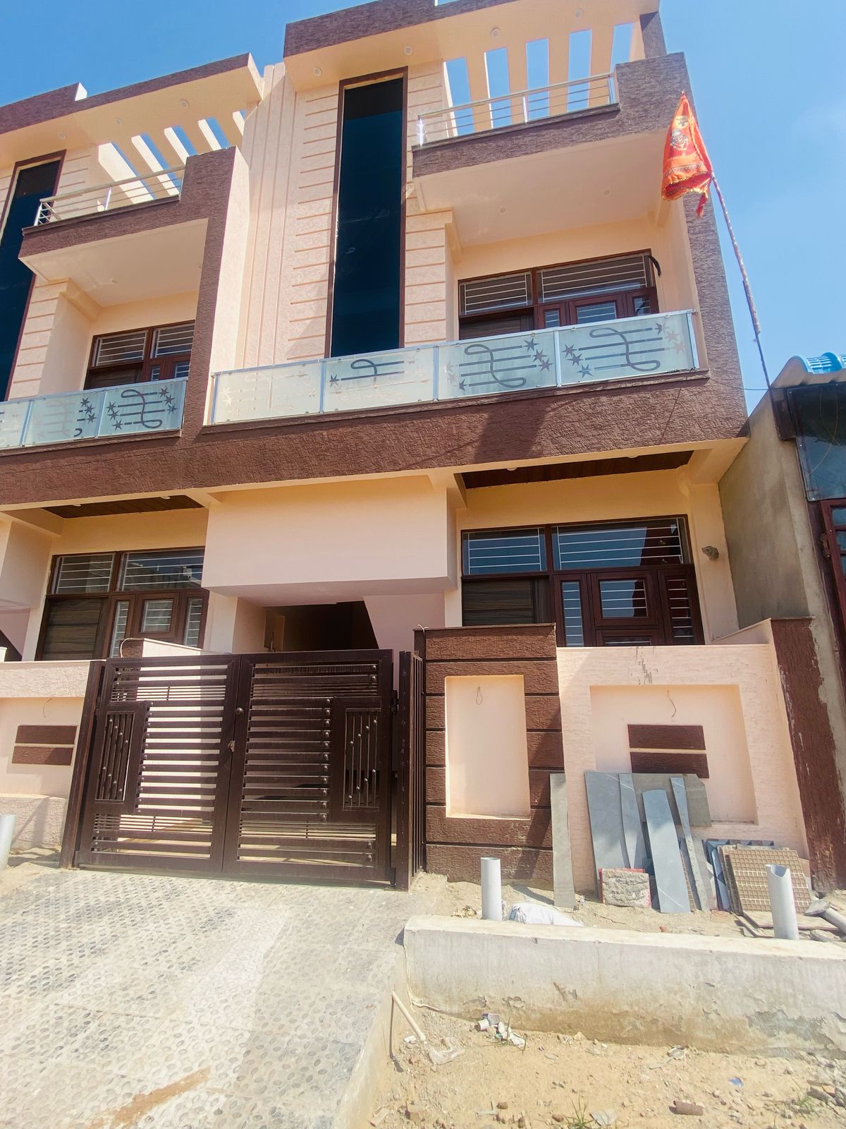 Hathoj  4BHK