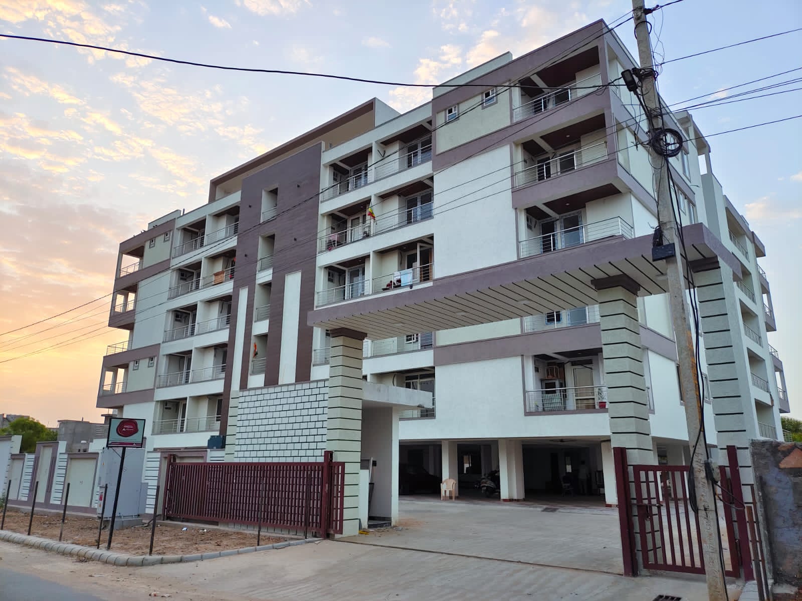 2BHK Muhana mandi Road