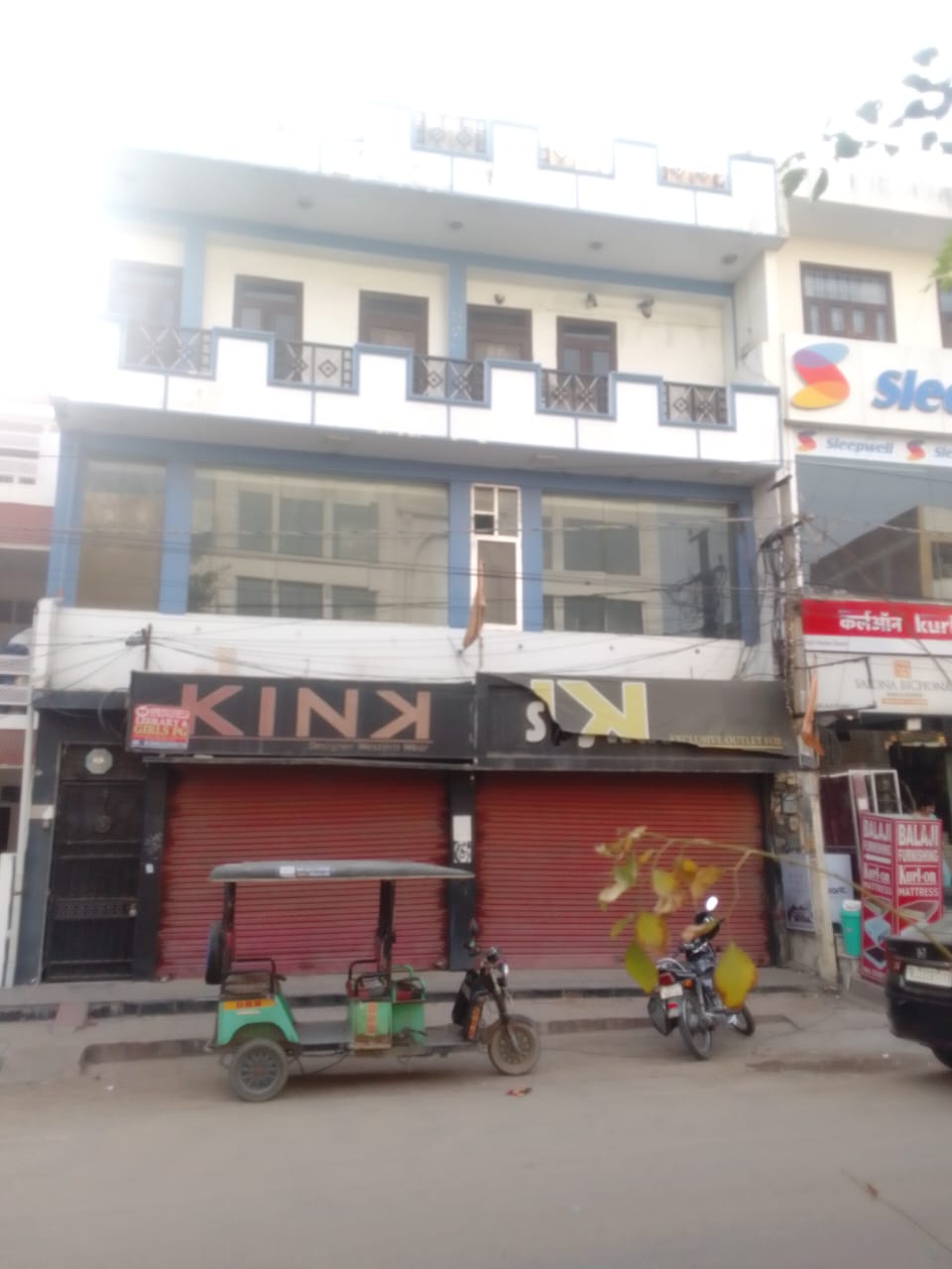 Sell for 3 floors Building
